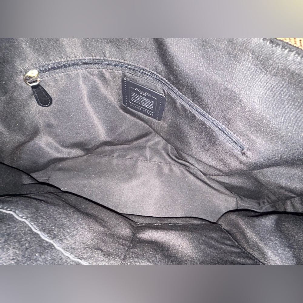 Coach Gallery Tote/Tan and Black/Signature Canvas - Picture 10 of 12